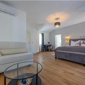 5 bedroom villa with pool near Crikvenica, sleeps 10